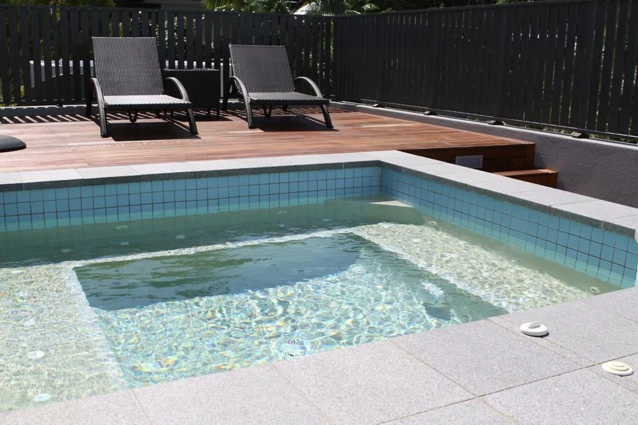 Aparthotel Coconut Grove Port Douglas 5*,