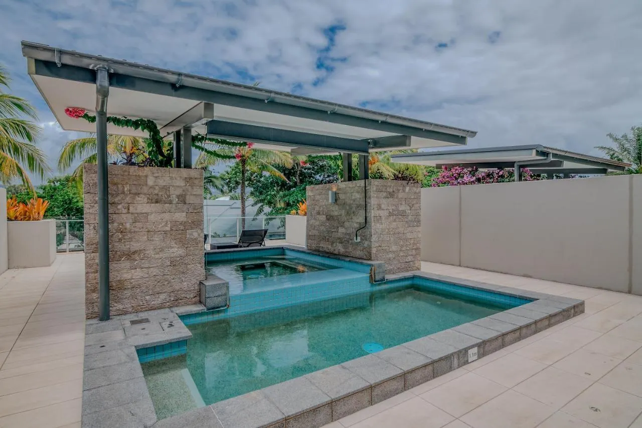 *****  Aparthotel Coconut Grove Port Douglas Austrálie
